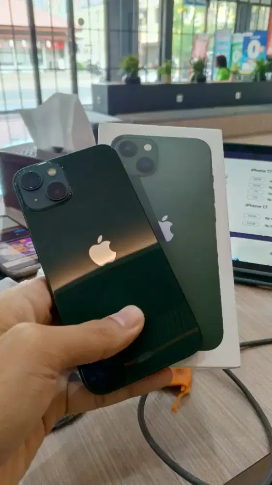 iPhone 14 dan iPhone 13