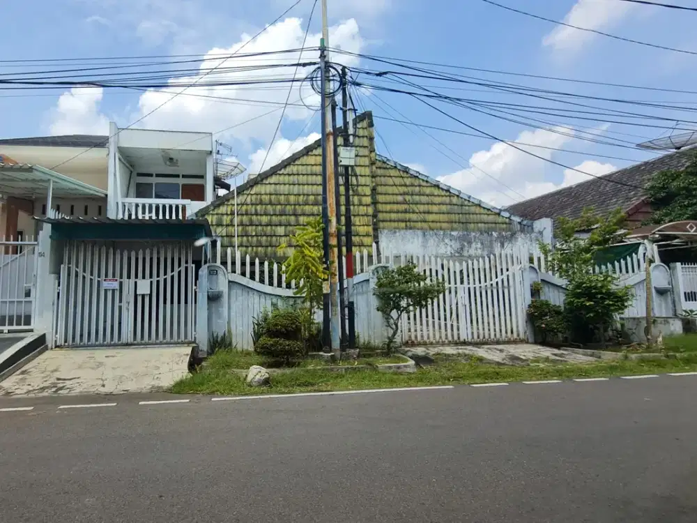 Rumah Tua Hitung Tanah Dijual , Pulomas Timur Luas 240