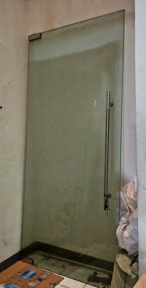 Pintu kaca second