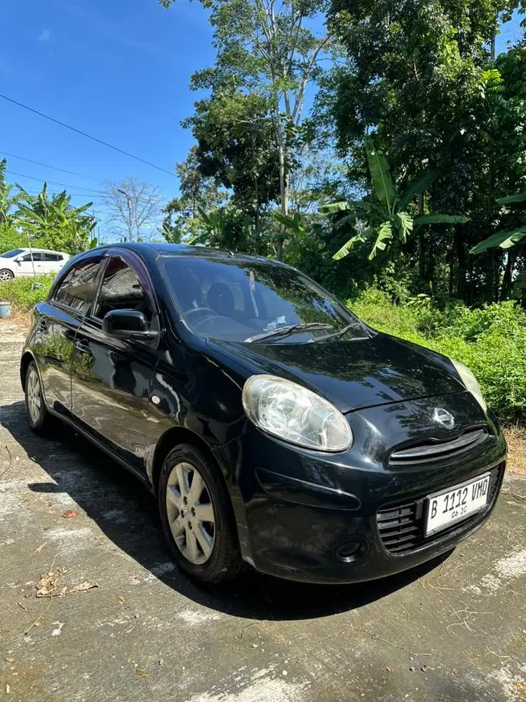 Nissan March 2011 Bensin