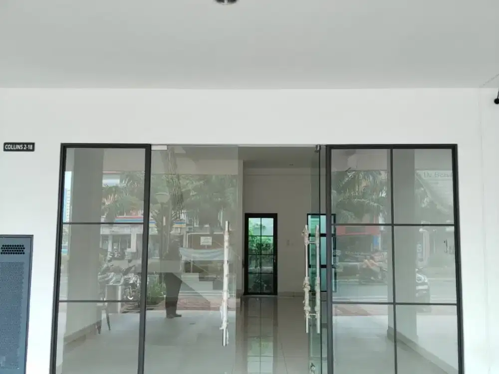 Ruko 3 Lantai Collins Wisteria Metland Menteng Cakung – Siap Usaha