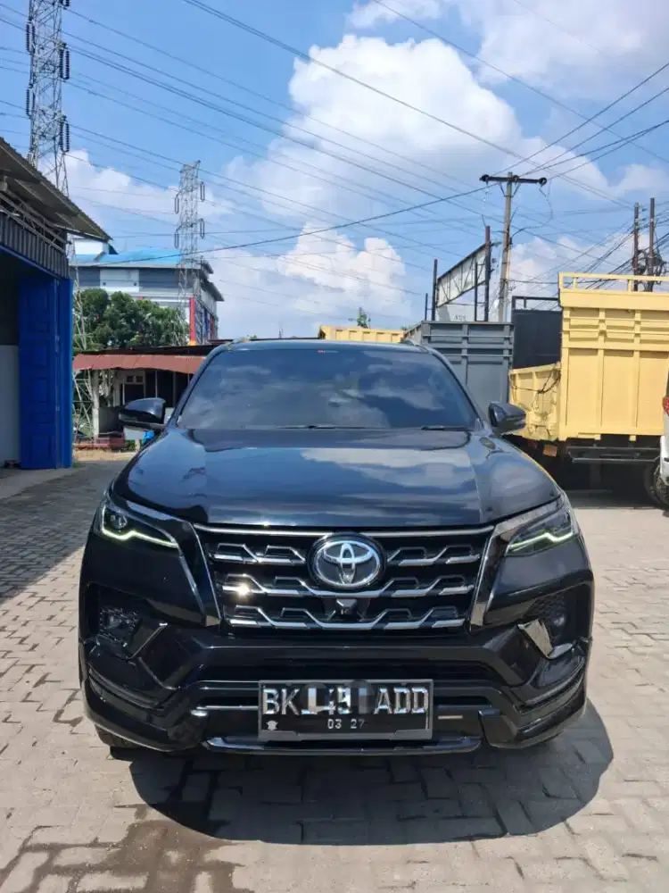 Fortuner GR 2.4 Diesel 2022 euro 2 hitam