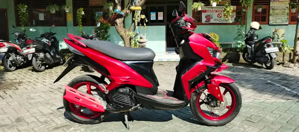 Yamaha Xeon GT 125 Red Candy