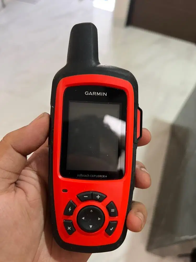 Garmin inreach explorer + original (bekas) Gps navigtr + kmnksi stelit