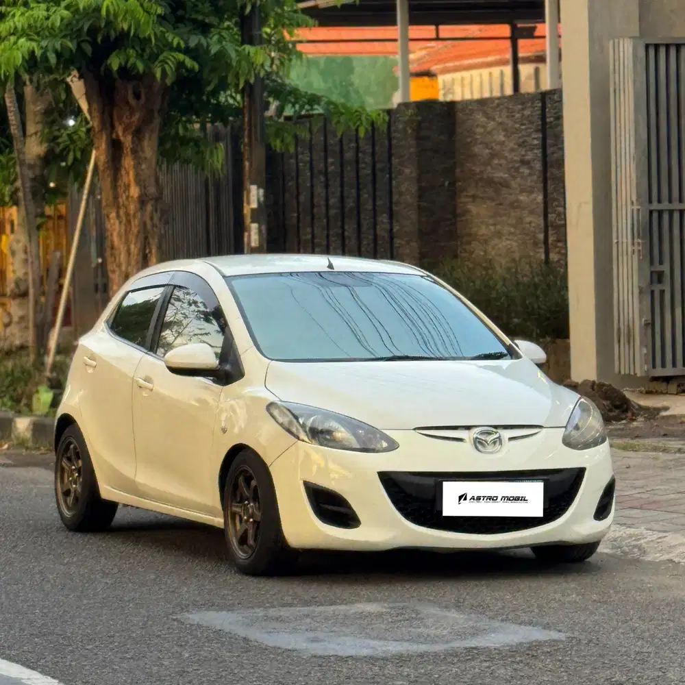 MAZDA 2 2012 / 2011 Matic Bagus Murah Kredit Bekas Surabaya Istimewa