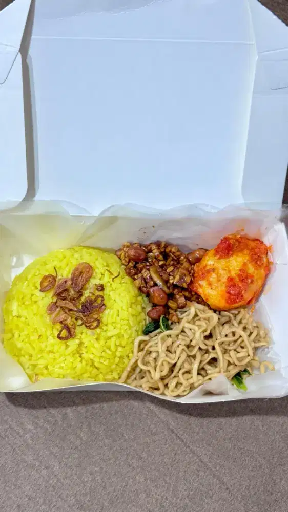 Nasi kuning/uduk Terima pesanan untuk berbagai acara