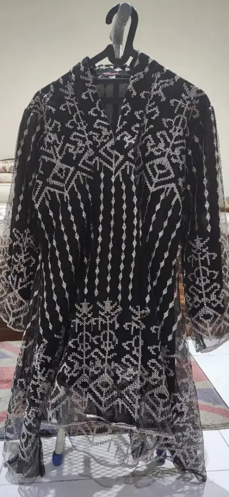Baju kurung hitam mewah
