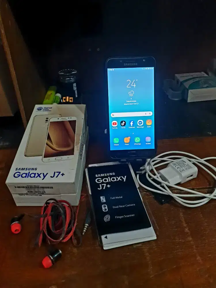 Samsung Galaxy J7+ plus