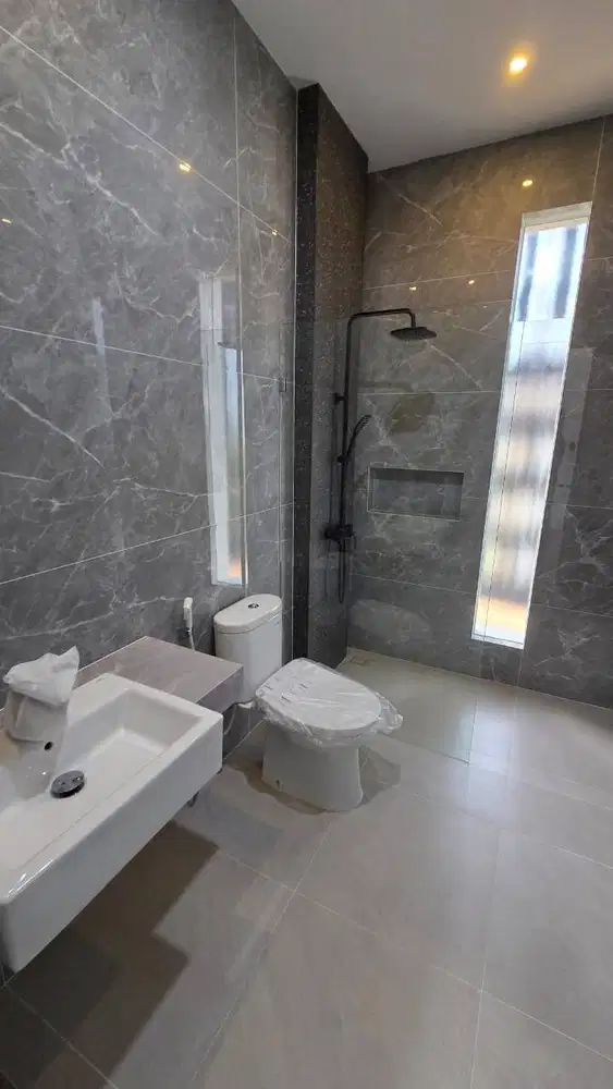 Dijual Rumah Baru Gress nomer Cantik Minimalis Waterfront Citraland