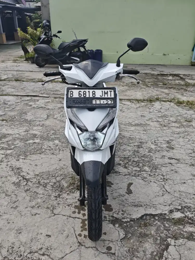 Honda beat 2017 putih