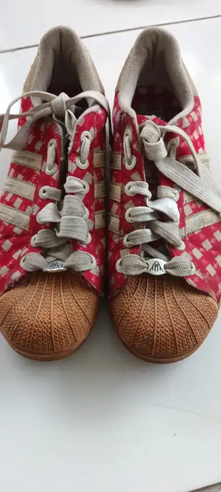 Sepatu Adidas superstar uk. 42