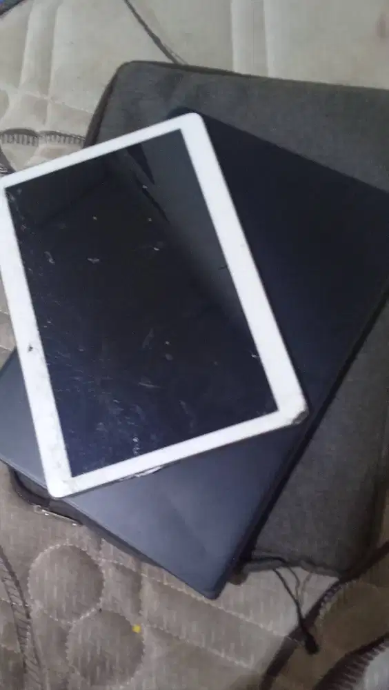 Lenovo Chromebook 100E + tablet docomo d-01h *NO CHARGER,BACA DESKRIP*