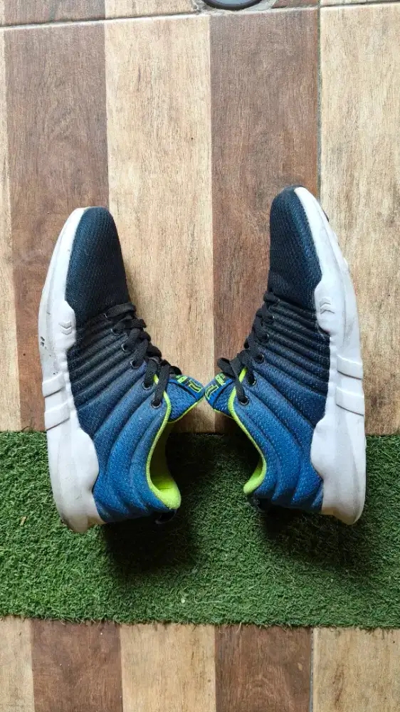 Sepatu Pricise sneaker navy 42
