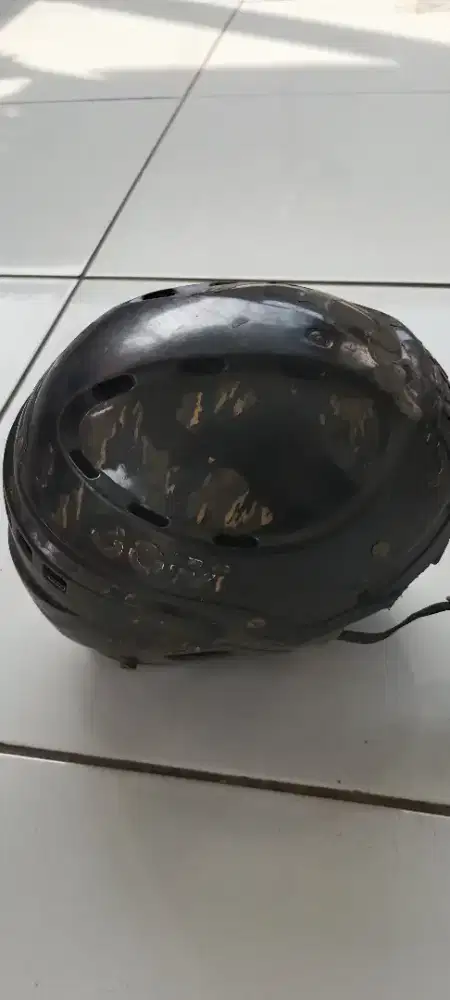 Helm sepeda atw sejenisnya