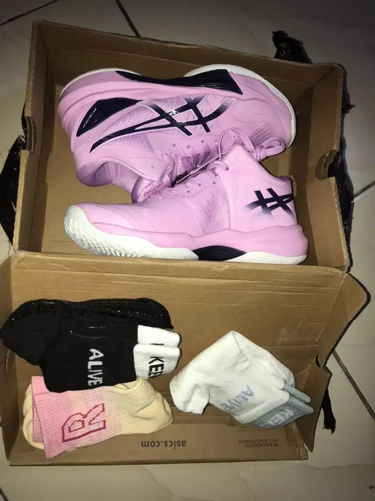 sepatu volleyball