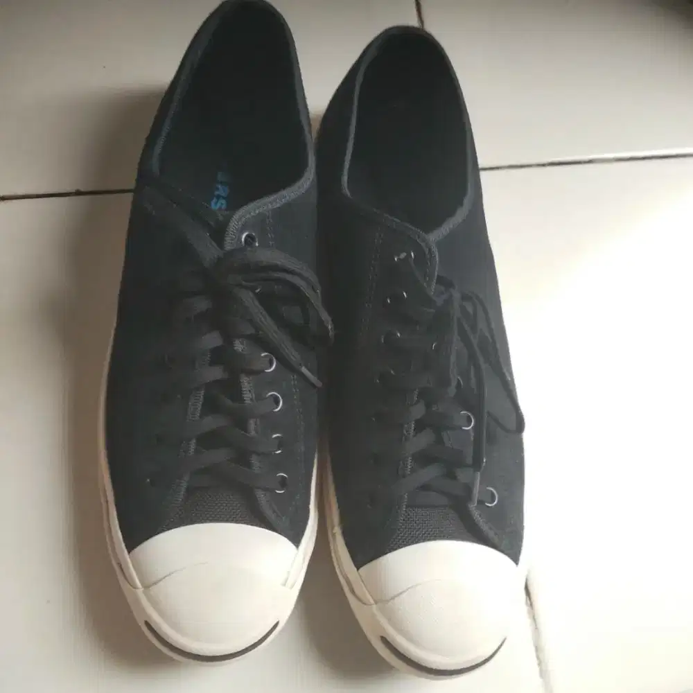 Di Jual sepatu Converse
