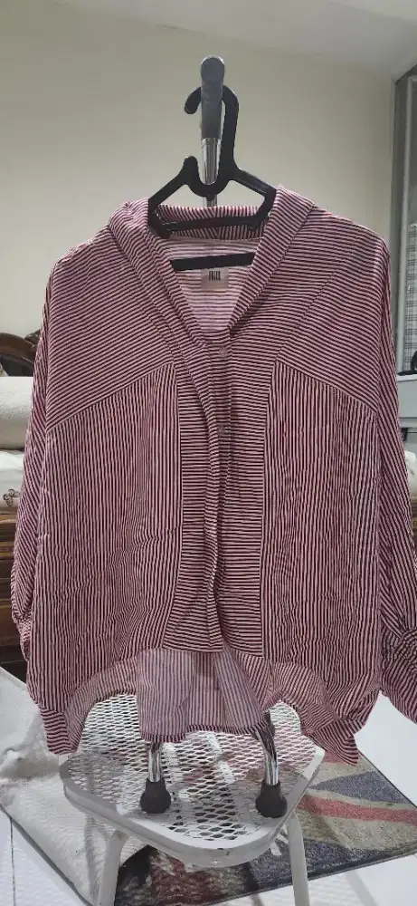 Kemeja atasan wanita merah garis garis