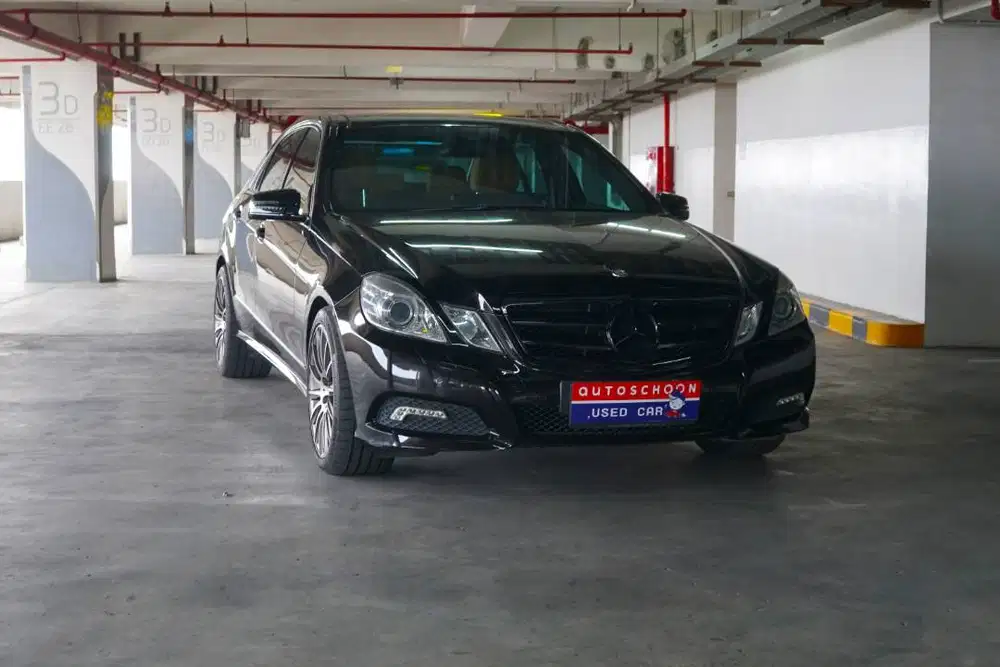 Mercedes Benz E300 Avantgarde AMG ( 2009 )
