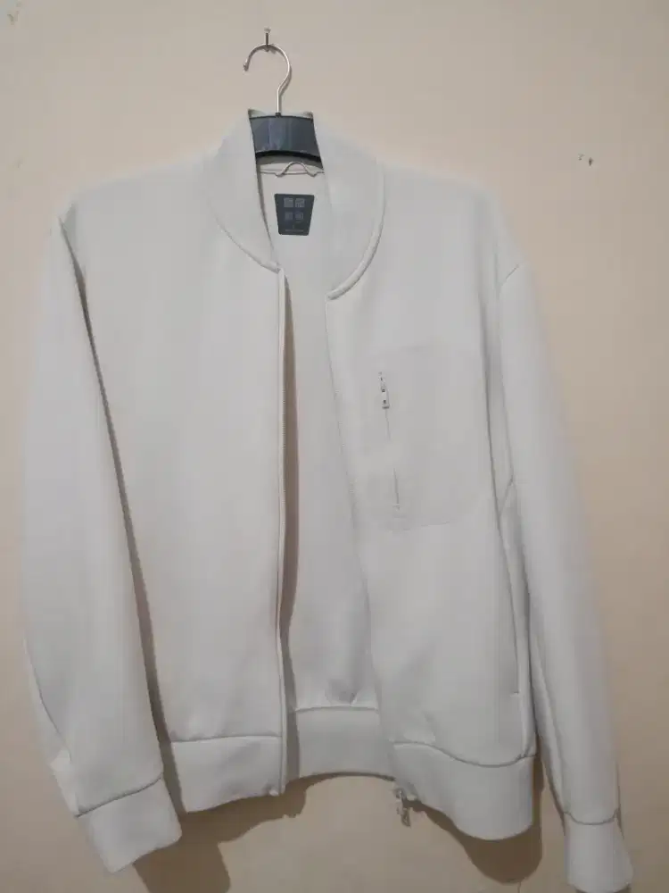 Jaket merk UNIQLO  (ori)