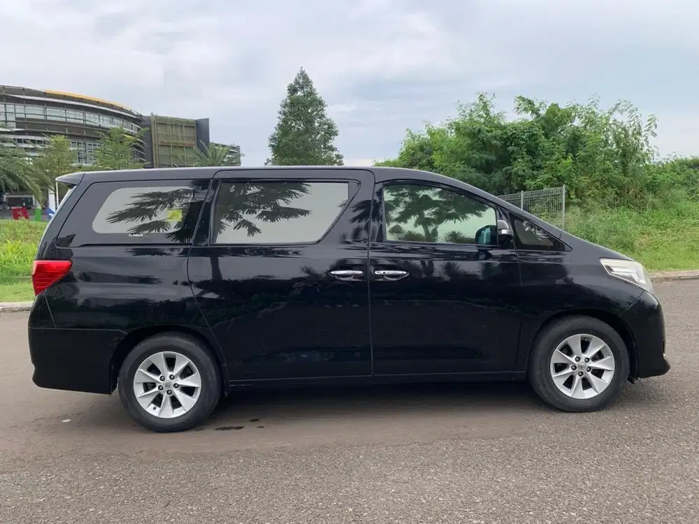 Toyota alphard 2012