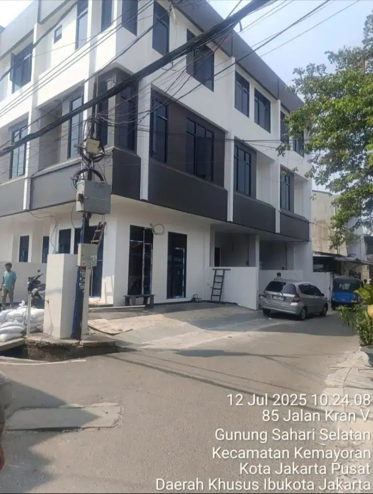 Ruko siap huni shm di jual murah jakarta pusat