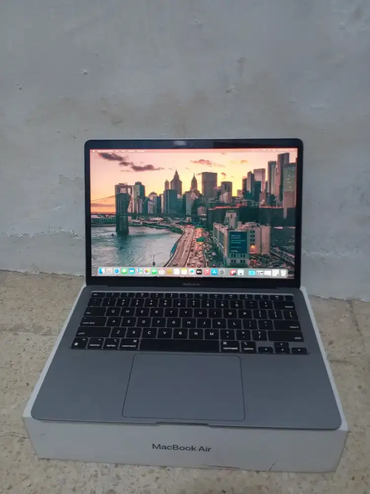 MacBook Air M1 Retina 13 inch 2020 (FullSet) Apple M1
Ram 8GB
SSD256GB