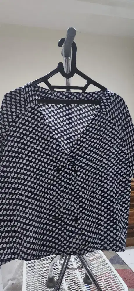 Blus biru minimal uk L