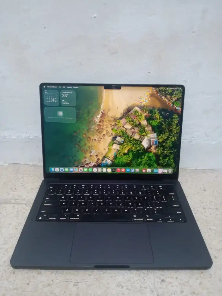 MacBook Pro Retina M3 Pro 13-in, 2023
Apple M3 Pro 
Ram 18GB
SSD 512GB