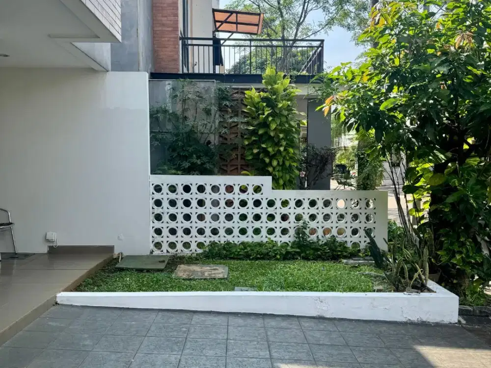 Dijual Rumah Modern Minimalis Terawat Siap Huni di Bintaro Jaya NY-18180