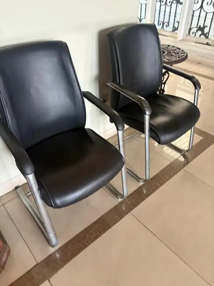 Kursi kantor bekas