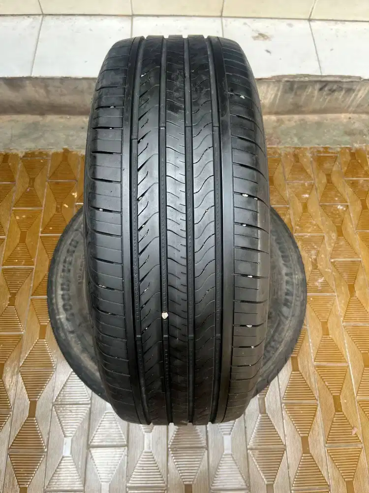 Ban Goodyear Assurance TripleMax2  215 60 r17  1Pcs