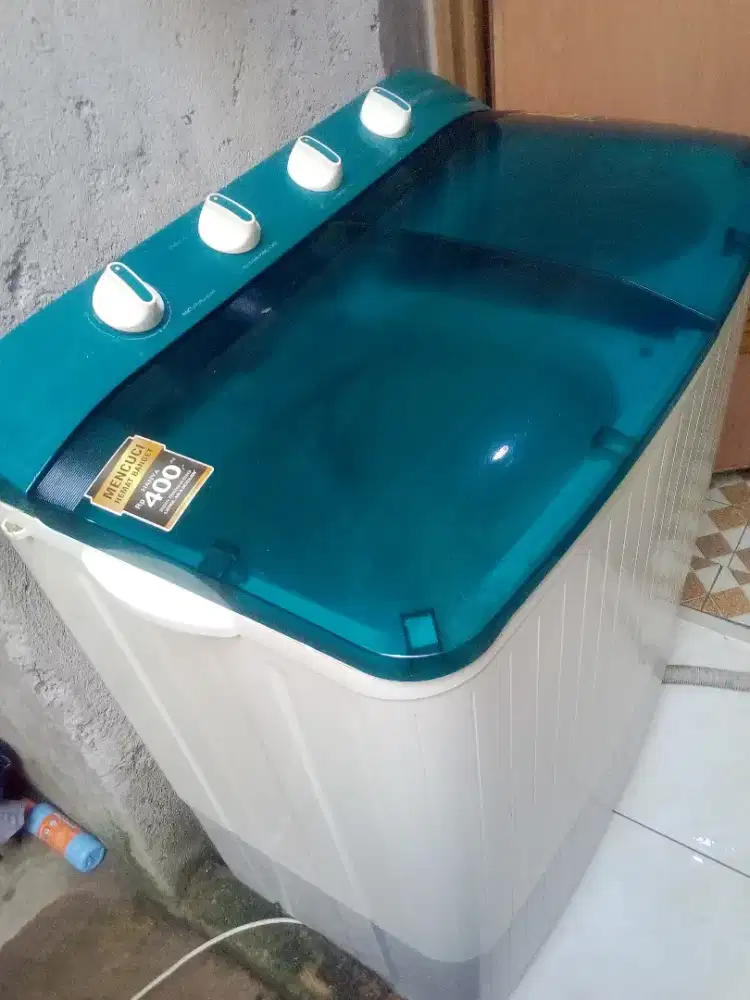 Mesin cuci Polytron