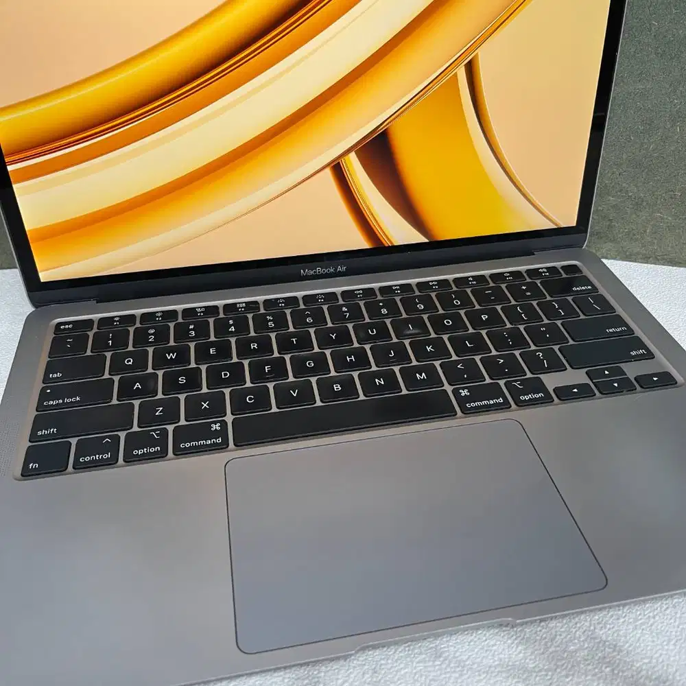 Macbook Air Retina 13 inch 2020 i3 RAM 8/128GB second