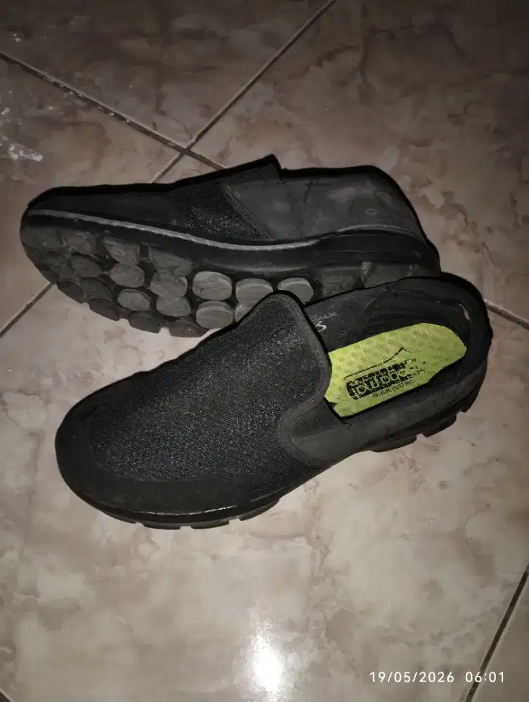 Dijual sepatu sketcher go walk 3