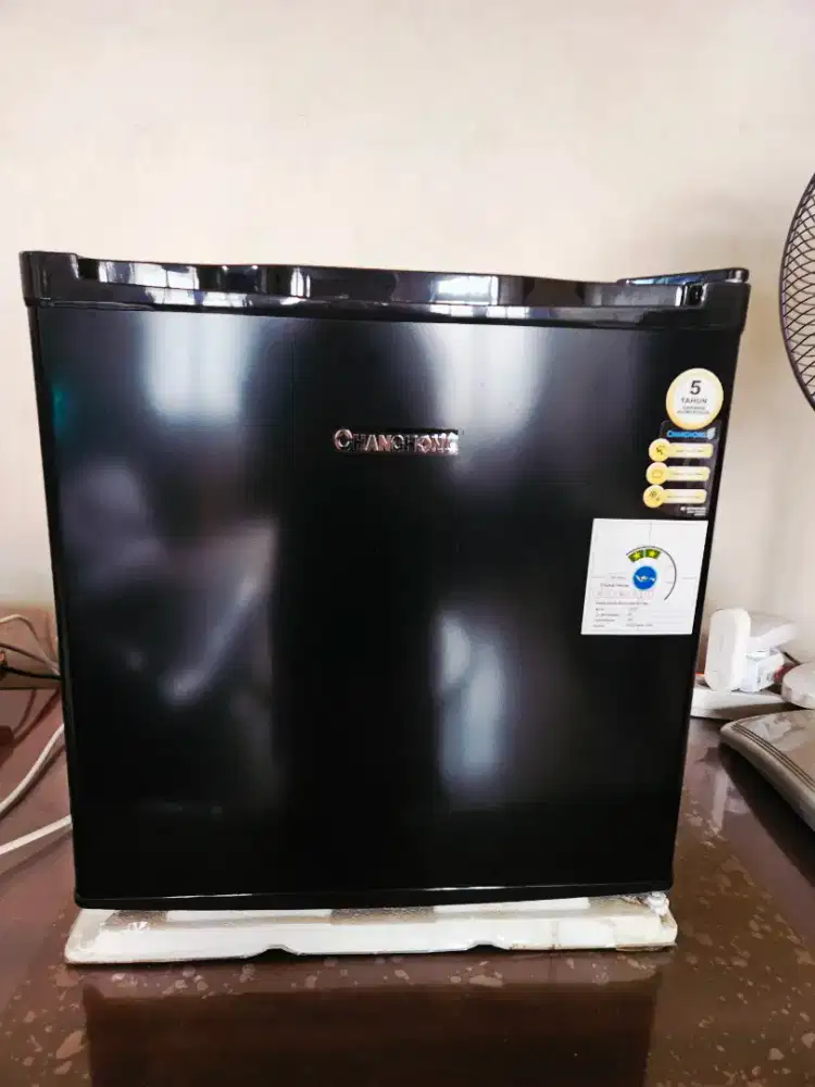 Kulkas mini Changhonf CBC-50