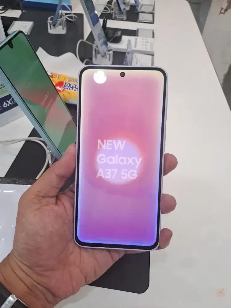 Samsung Galaxy A37 5G RAM 16/256GB layar super amoled