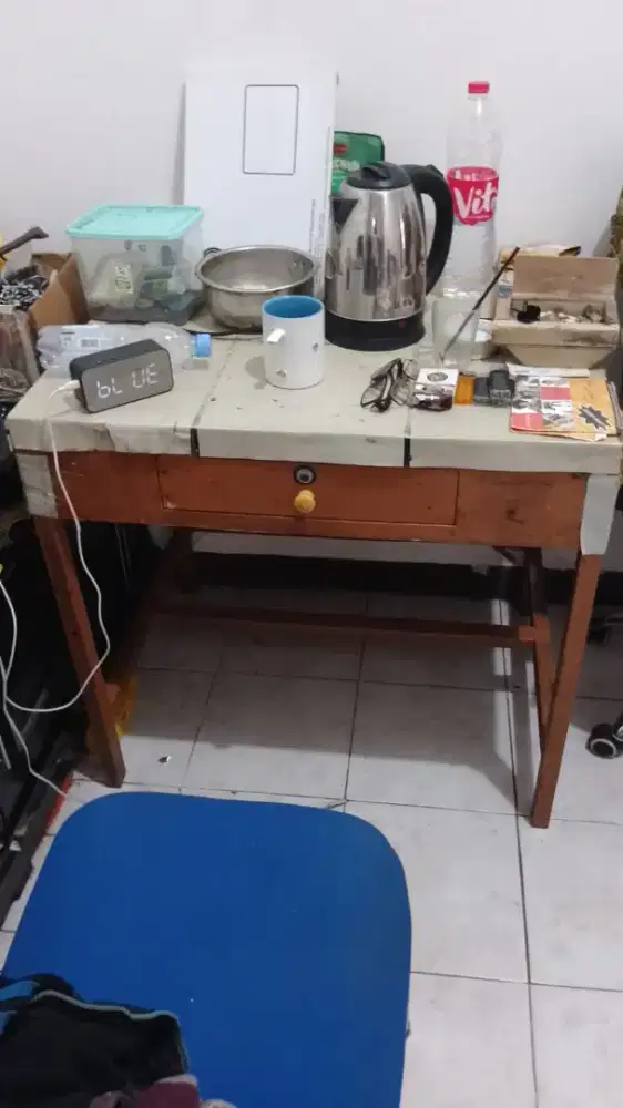 MEJA KAYU ,BEKAS