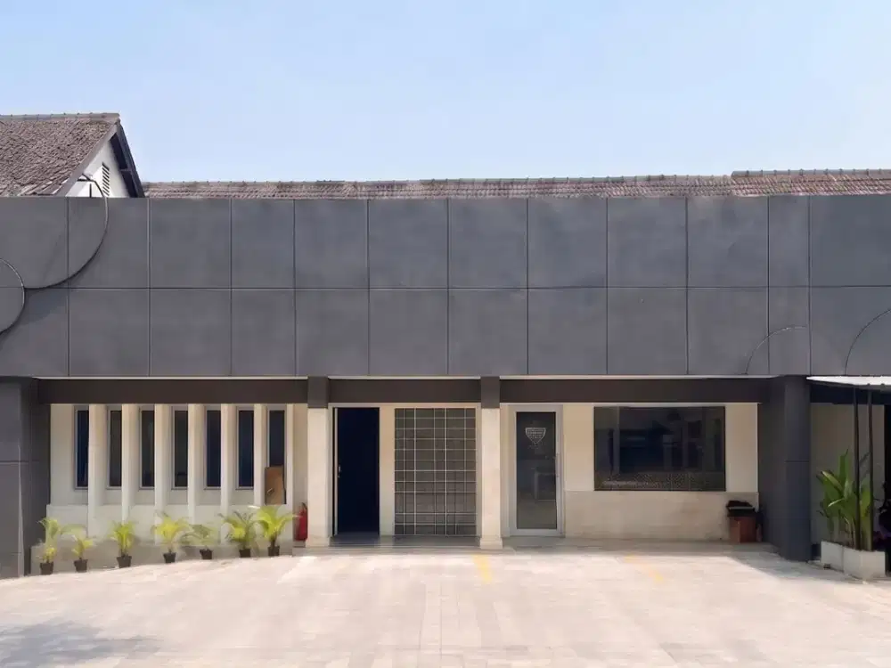 DISEWAKAN BANGUNAN KOMERSIL COMMERCIAL BUILDING 2 LANTAI KEBAYORAN BARU - JAKARTA SELATAN