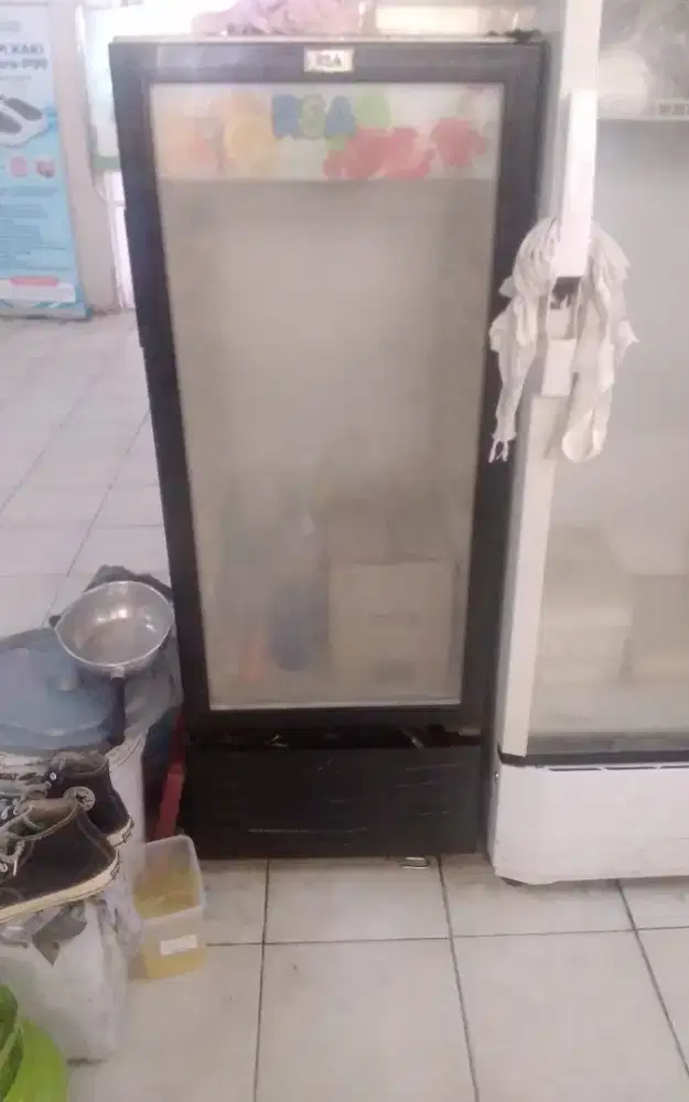 Dijual showcase