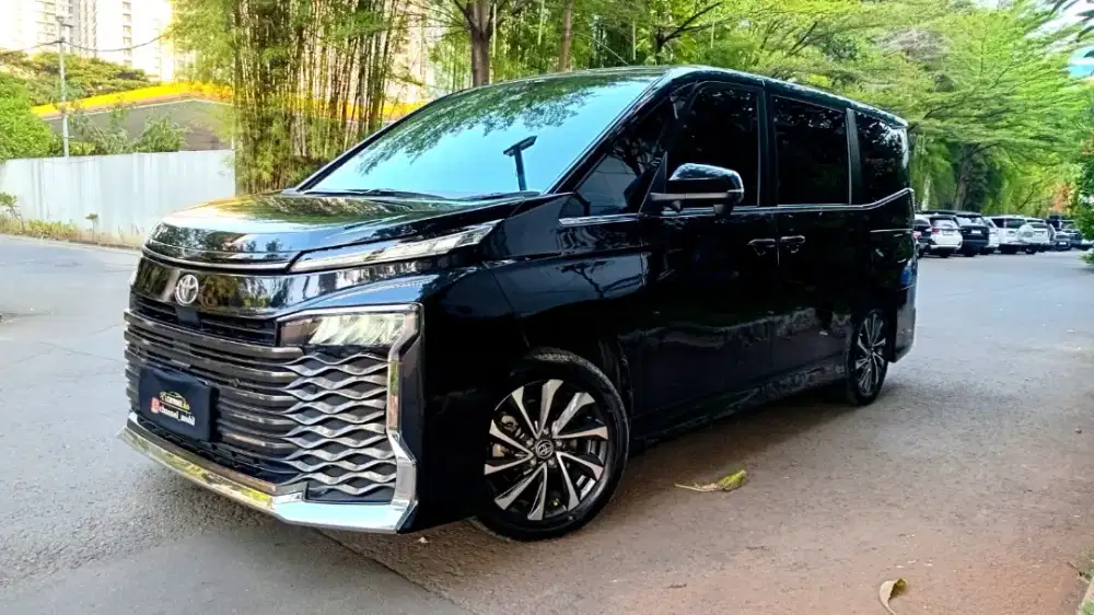 TOYOTA VOXY 2.0 MATIC 2022 BLACK