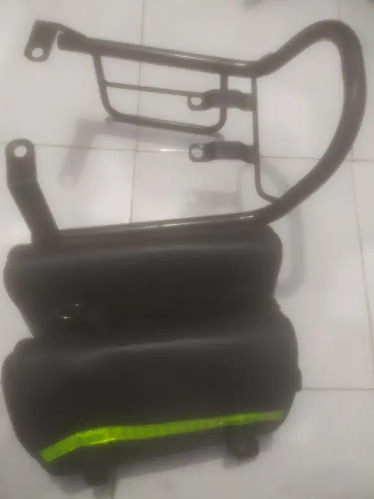 Braket besi & tas samping kanan kiri