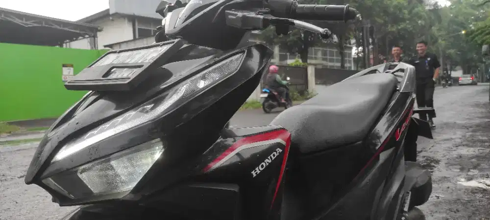 HONDA NEW VARIO 125 LED 2019 - Mulus - Kilometer SUPER RENDAH