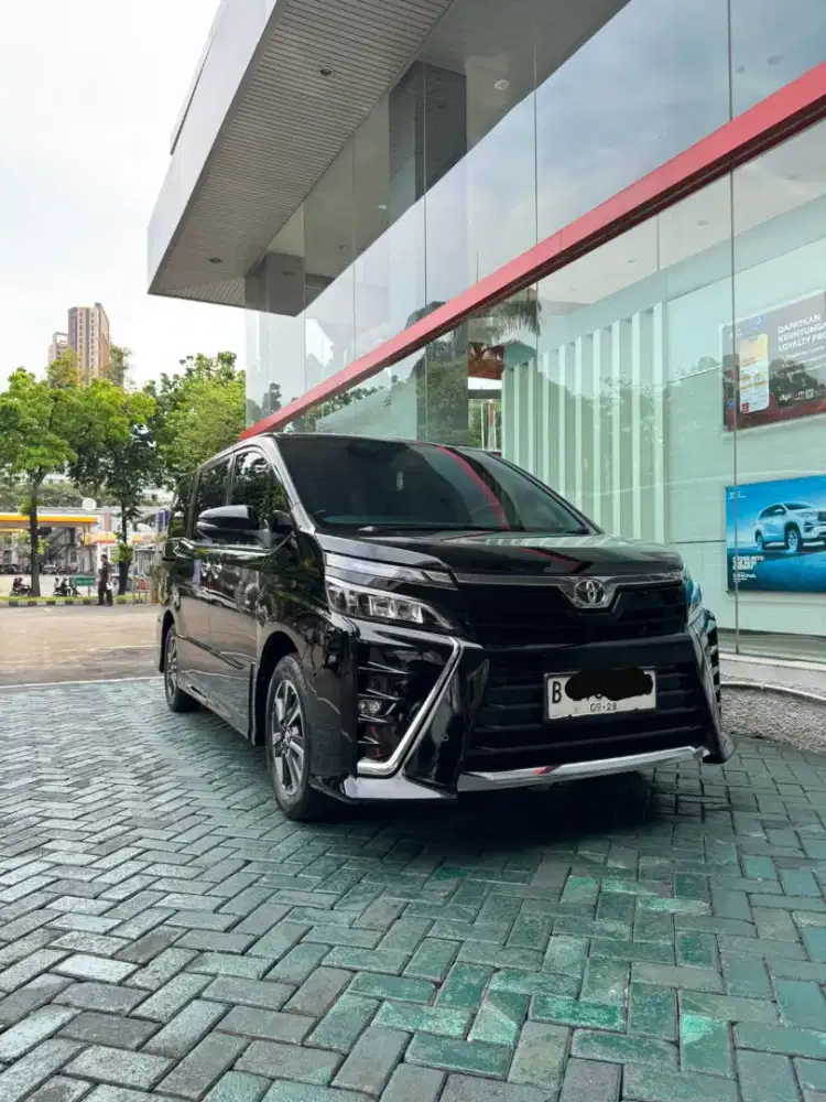 Toyota Voxy 2018 SANGAT TERAWAT ( CASH ONLY )