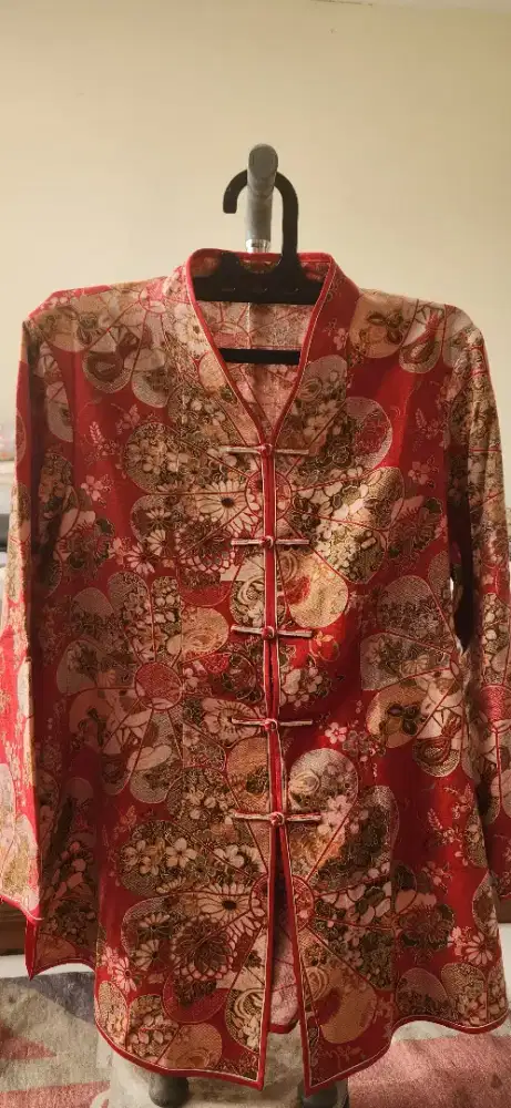 Atasan chongsam merah mewah