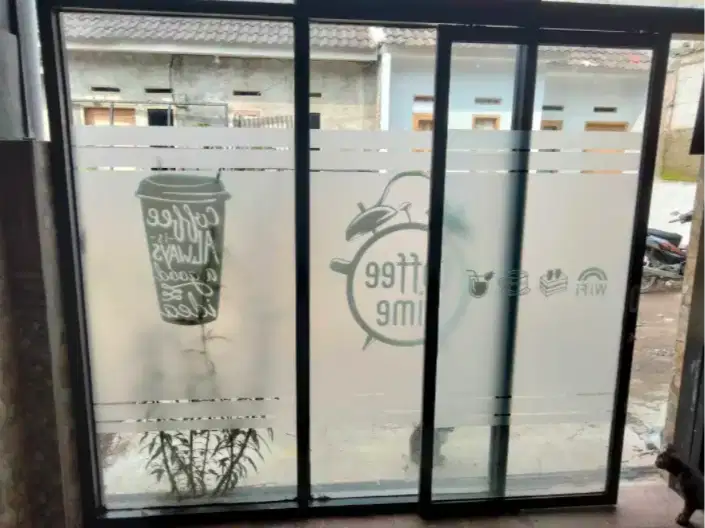 Dekorasi sticker kaca film sunglas unt perumahan stiker perkantoran
