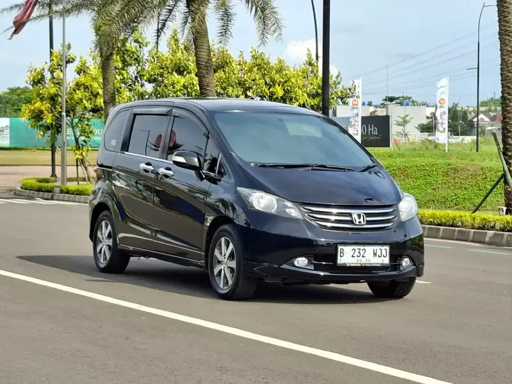 Service Record Freed 1.5 E PSD Matic 2010 Hitam Siap Pakai