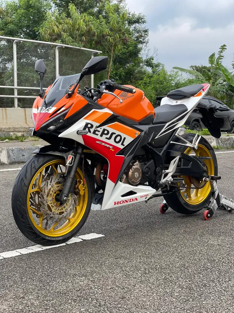For Sale Honda New Cbr 150 Repsol Tahun 2016 ISTIMEWA