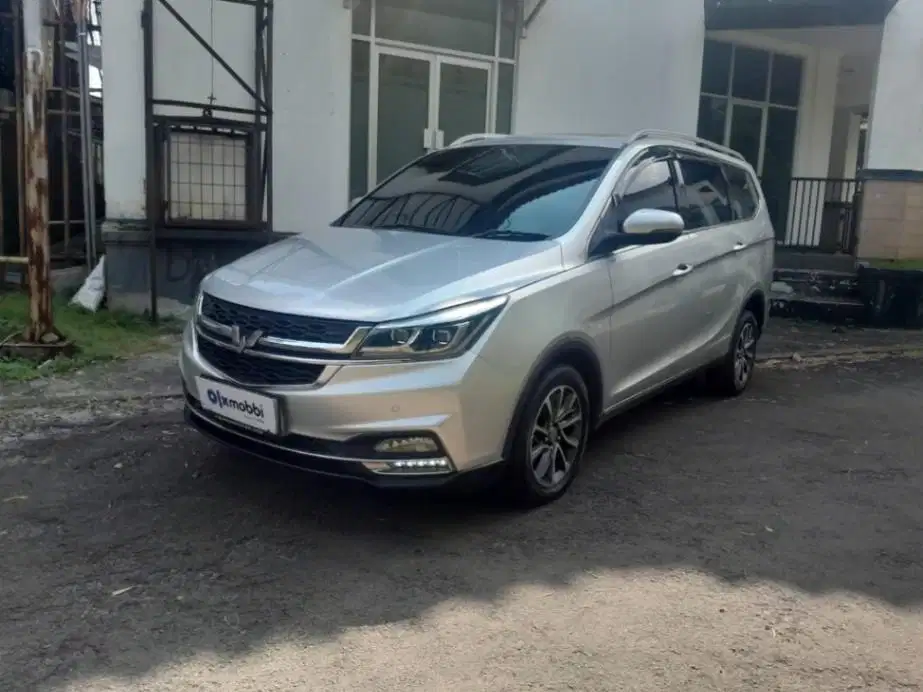 Pajak Panjang - Wuling Cortez 1.5 LT Lux Bensin AT 2019 Silver
