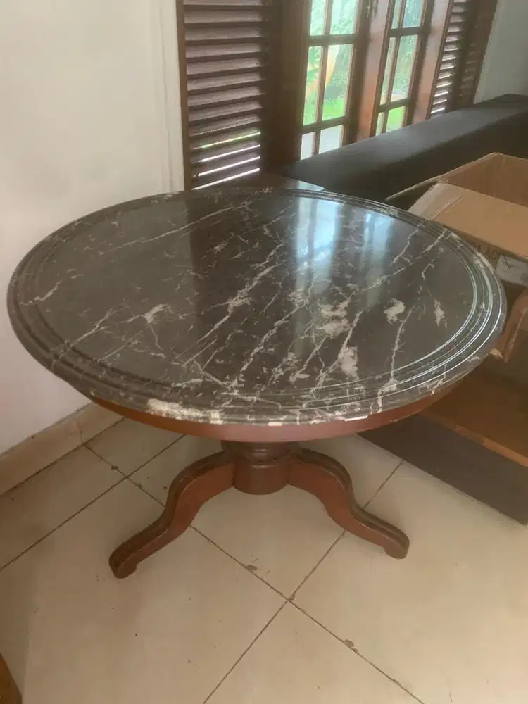 Meja Bulat Marmer Antik 1977