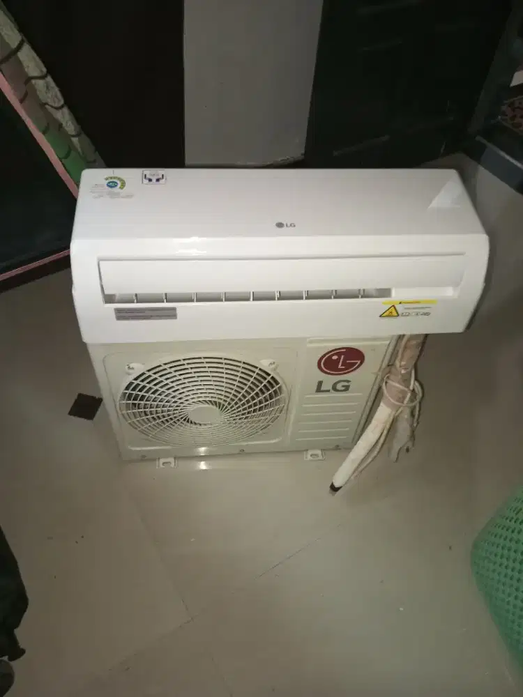 Service AC dan bongkar pasang AC